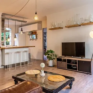 https://latelier-des-teinturiers-centre-ville-wifi-netflix.fr-provencehotel.com